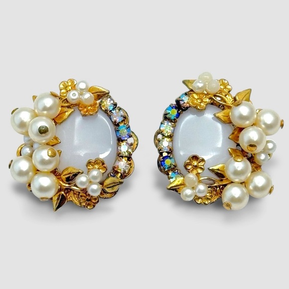 Vintage Jewelry - ✨ Vintage Ornate Pearl Floral Cluster Earrings Gold Tone Cabochon Clip On 1950s